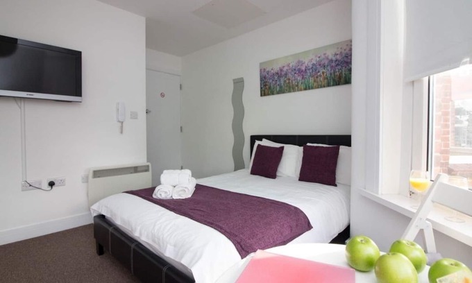 Eastleigh Apartamento | Estudio-Apartamento-Baño Privado-Sleeps 2