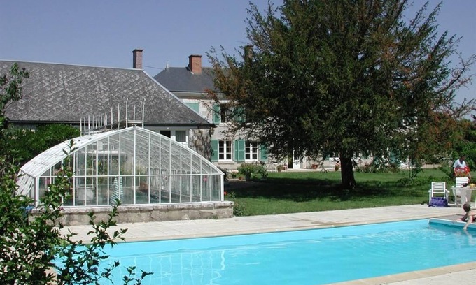 Suevres Apartamento | Apartamento-Habitaciones conectadas-Baño en la habitacion-Vista al Jardín-Vil...