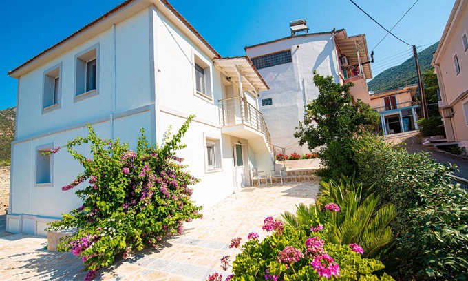 Vournikas Apartamento | Apartment 'Cosy' with Wi-Fi and Air Conditioning