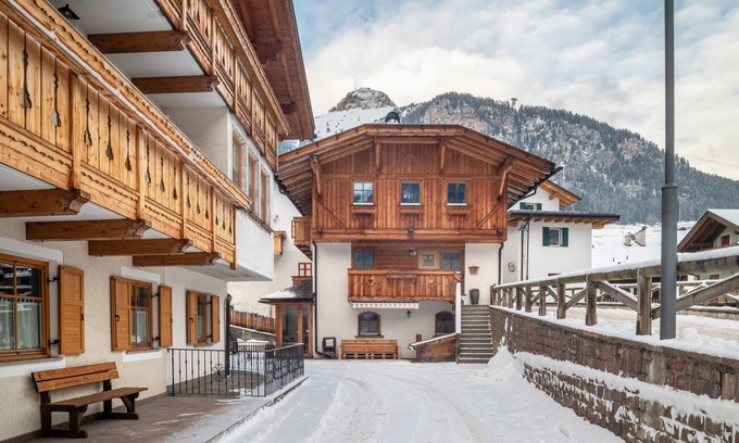 Campitello di Fassa Apartamento | Apartamento 'Dolomitc Tobià' con Wi-Fi