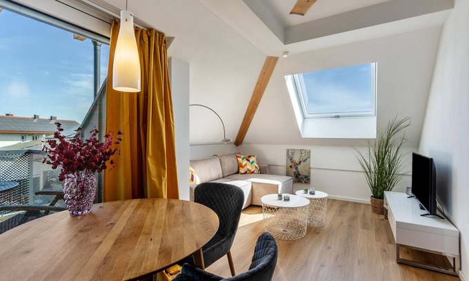 Bruckmuehl Apartamento | Apartamento 'Dachgeschosswohnung mit Terrasse' con balcón y Wi-Fi
