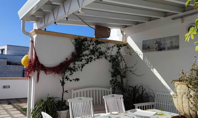 Casalabate Apartamento | Apartamento 'Dimora Benedetta' con vistas al mar, Wi-Fi y aire acondicionado
