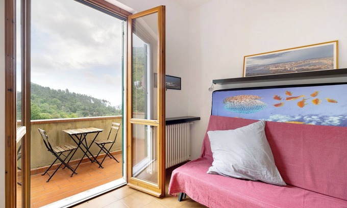 Vezzi Portio Apartamento | Apartamento 'Elena E Joerg 2' con vistas a la montaña, jardín compartido y Wi-Fi