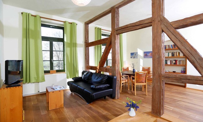Dalkendorf Apartamento | Apartamento Fachwerk - Gutshaus Bartelshagen