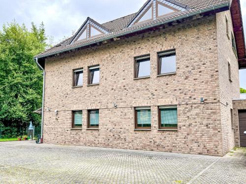 Adenau Apartamento | Apartment Ferienapartments Adenau-4 by Interhome