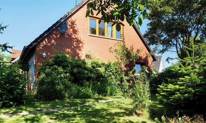 Behrensdorf Apartamento | Apartamento 'Ferienwohnung Lisa' con terraza privada, jardín privado y Wi-Fi