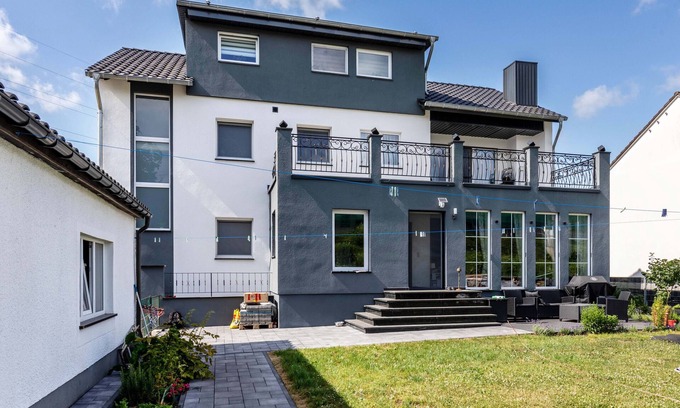 Neuwied Apartamento | Apartamento 'Fewo Mit Terasse Neuwied Koblenz' con terraza privada, balcón y Wi-Fi
