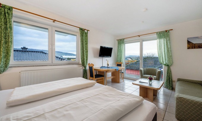 Thornich Apartamento | Apartamento 'Fewo Pumuckl' con vistas a la montaña, jardín privado y Wi-Fi