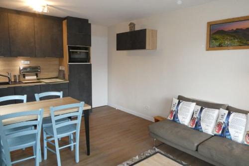 Saint-Jean-de-Sixt Apartamento | Apartment for 4 in the center of the village
