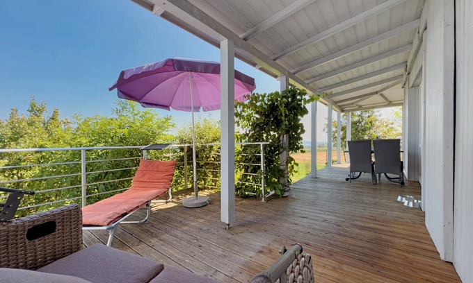 Deggenhausertal Apartamento | Apartamento 'Gartenwohnung' con vistas al lago, terraza privada y Wi-Fi