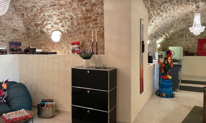 Barjac Apartamento | Apartamento 'Gite Vert - Paradis De Provence' con terraza compartida y wifi