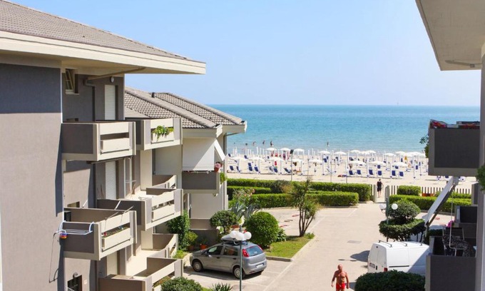 Silvi Marina Apartamento | Apartment Green Marine- Palme- Ismare-8 by Interhome