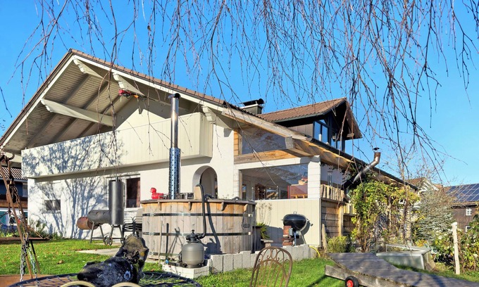 Opfenbach Apartamento | Apartamento 'Haus Steigstrasse' con vistas a la montaña, terraza privada y Wi-Fi