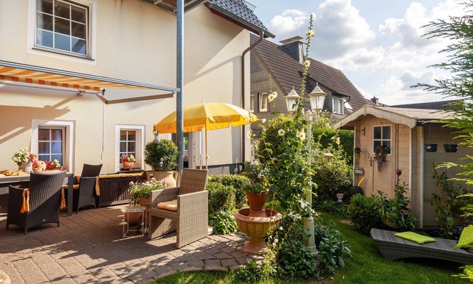 Arnsberg Apartamento | Apartamento 'Haus Ute' con terraza privada, jardín privado y Wi-Fi