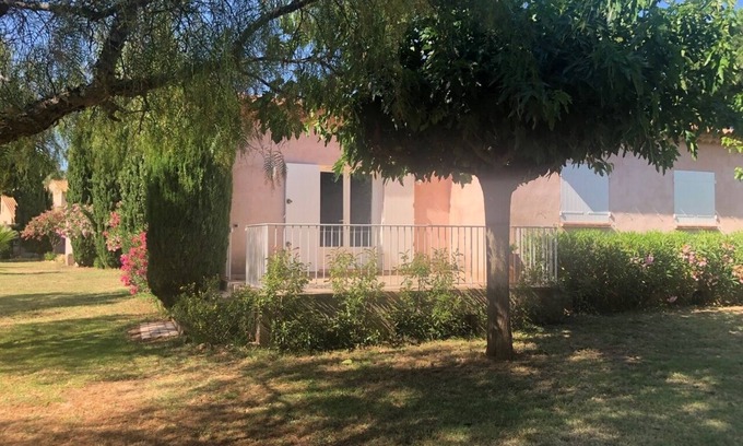 Miramar Apartamento | Apartment in semi-detached villa in the countryside and 400 metres from the sea