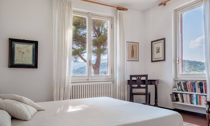 Portoferraio Apartamento | Apartamento 'Il Grifo - Cozy House' con vistas al mar, jardín privado y Wi-Fi