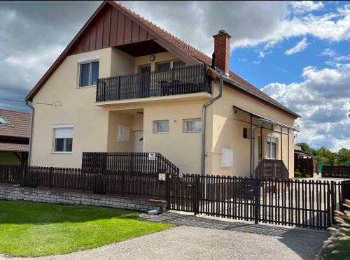 Balatonbereny Apartamento | Apartment in Balatonbereny - Balaton 18061