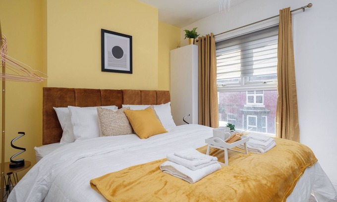Birkenhead Casa | Apartment in Birkenhead-Near Liverpool &Chester-Free Parking