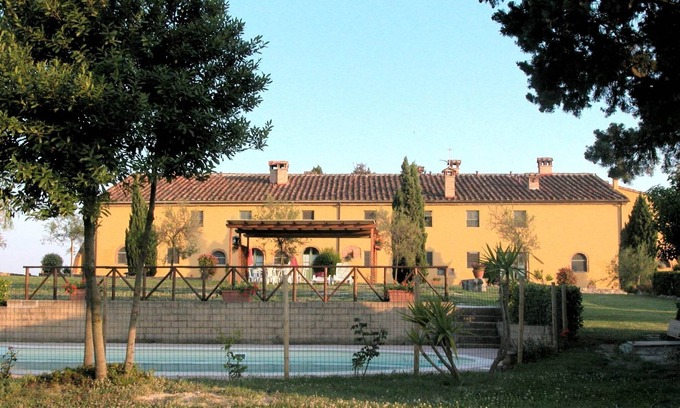 Collesalvetti Apartamento | Apartamento en Guasticce con piscina compartida
