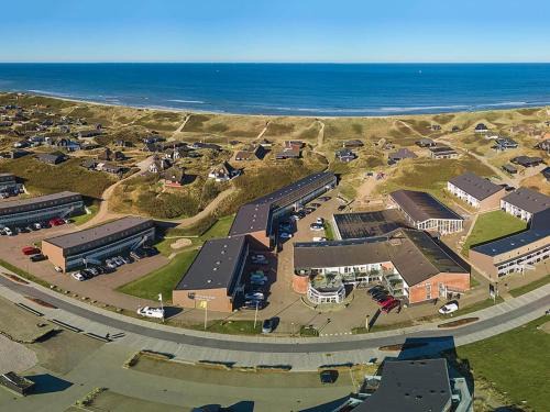 Sondervig Apartamento | Apartment in holiday park with loft, Ringkøbing