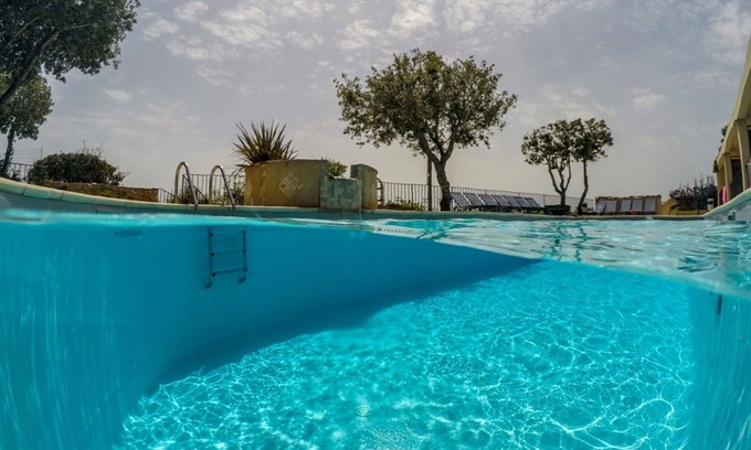 Porto-Vecchio Apartamento | Apartamento en residencia con piscina, vistas al mar y terraza.