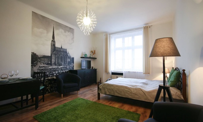 Pilsen Apartamento | Apartamento en el único "rascacielos" en Pilsen