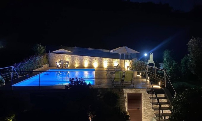 Santa Veneranda Apartamento | Apartment just steps away from the sea with pool and whirlpool