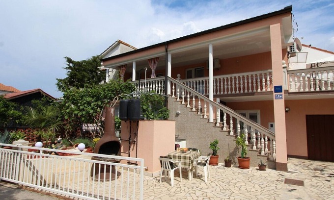 Vantacici Apartamento | Apartments Kreslin / Kreslin Studio 3