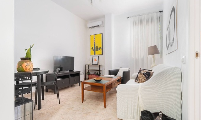 La Palmera-Reina Mercedes Apartamento | Apartamento 'La Naranja De Reina Mercedes' con Wi-Fi y Aire Acondicionado