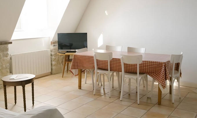Pluneret Apartamento | Apartamento 'Le Saint Goustan' con piscina compartida, terraza compartida y Wi-Fi
