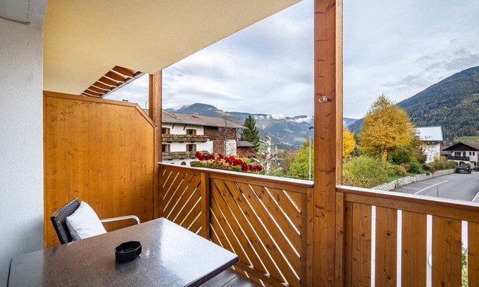 Naz Apartamento | Apartamento 'Linder 20' con vistas a la montaña, piscina compartida y Wi-Fi
