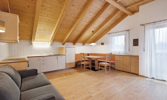 Naz Apartamento | Apartamento 'Linder 22' con vistas a la montaña, piscina compartida y Wi-Fi