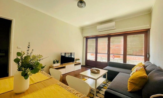 Alcantara Apartamento | Apartment Lisbon Bridge - LX Factory & Congress Centre