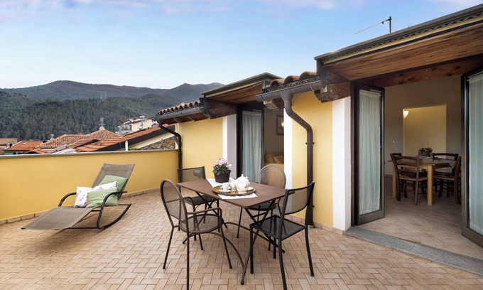 Toirano Apartamento | Apartamento 'Mandarino Agriturismo La Ferla' con vistas al mar, terraza privada y aire acondicionado