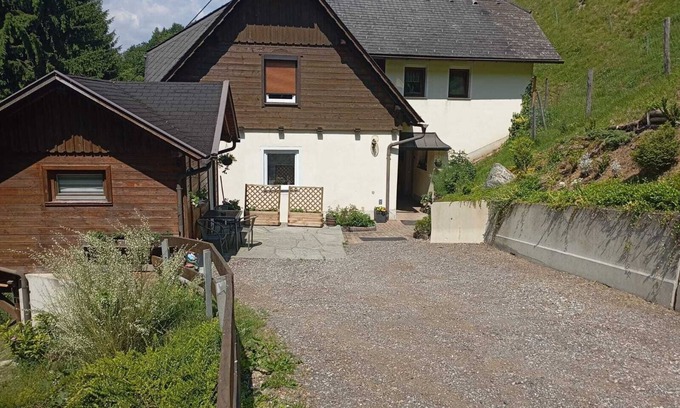 Frantschach-Sankt Gertraud Apartamento | Apartamento 'Naturoase' con vistas a la montaña, terraza compartida y Wi-Fi