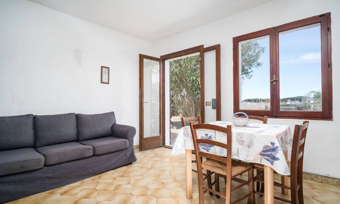 Budoni Apartamento | Apartamento 'Nibaru 1 Mare' con terraza compartida, jardín compartido y Wi-Fi