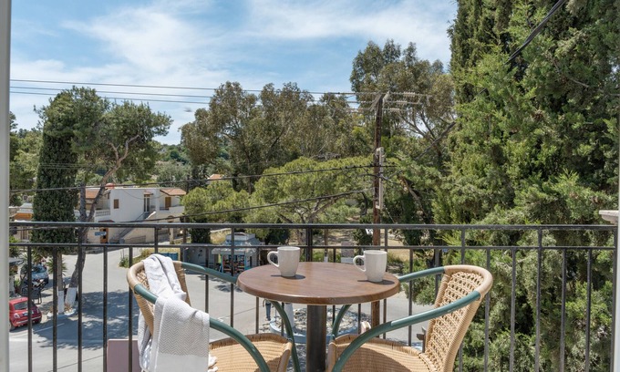 Panormos Apartamento | Apartamento 'No 13' con piscina compartida, Wi-Fi y aire acondicionado