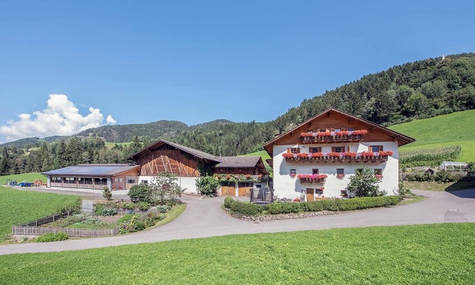 Funes Apartamento | Apartamento "Oberglarzhof Kirsch" con vistas a la montaña, jardín y Wi-Fi