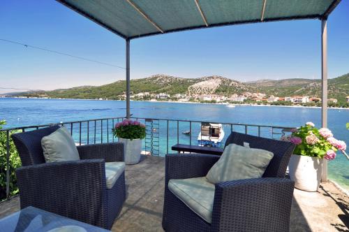 Seget Vranjica Apartamento | Apartment on the beach, Zoranka