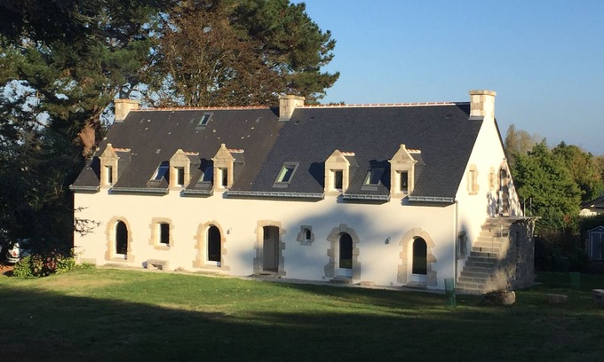 Locmariaquer Casa | Magnífico longère en un parque ajardinado