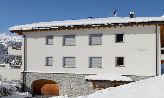 Valbella Apartamento | Apartamento Praval by Interhome