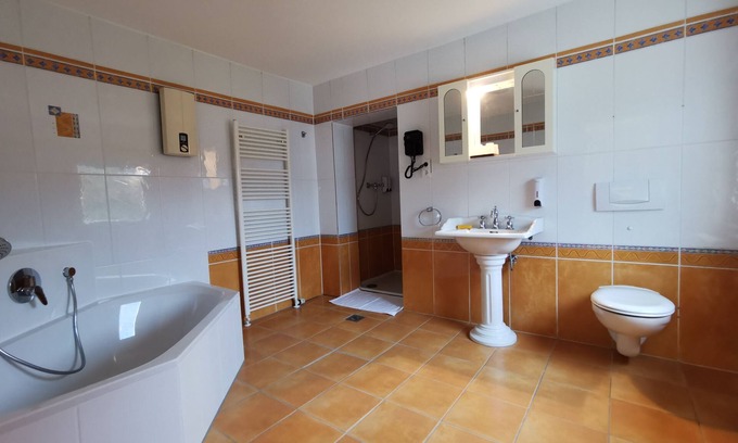 Dormagen Apartamento | Apartamento-Baño privado-Vista al Jardín