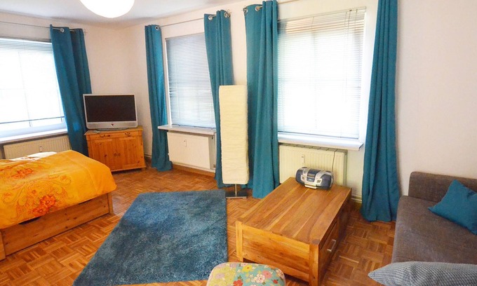 Halenbeck-Rohlsdorf Apartamento | Apartment Schwalbennest near Lake Plau