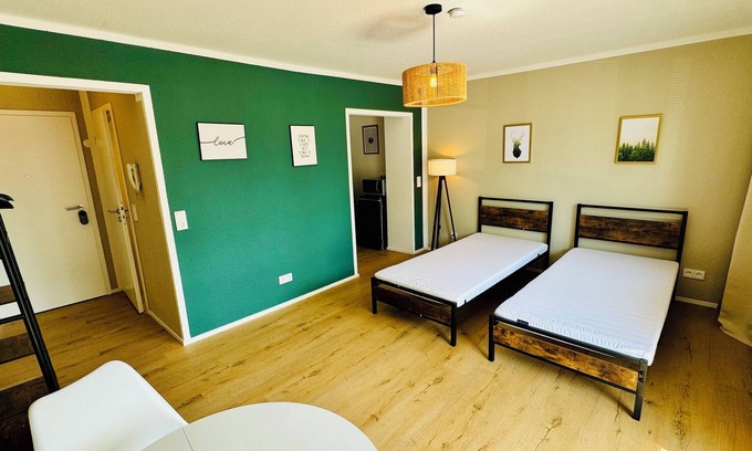 Offenbach am Main Apartamento | Apartment Sana Klinik No 12 Balcony