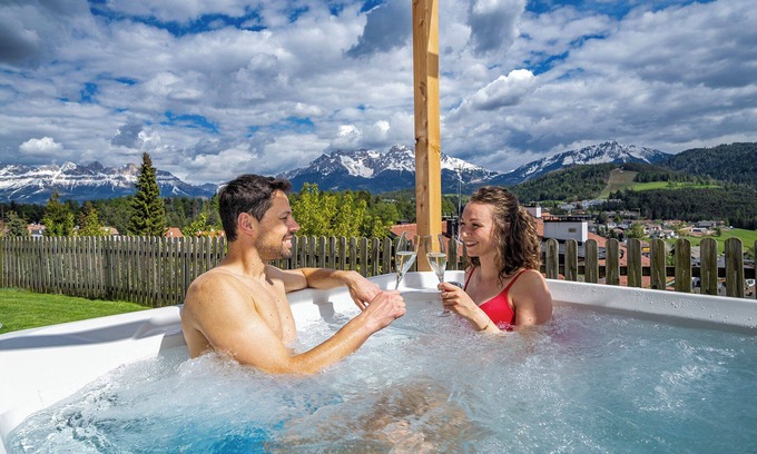 Nova Ponente Apartamento | Apartamento "Schlossberg Rosengarten" con vistas a la montaña, sauna finlandesa privada y jardín