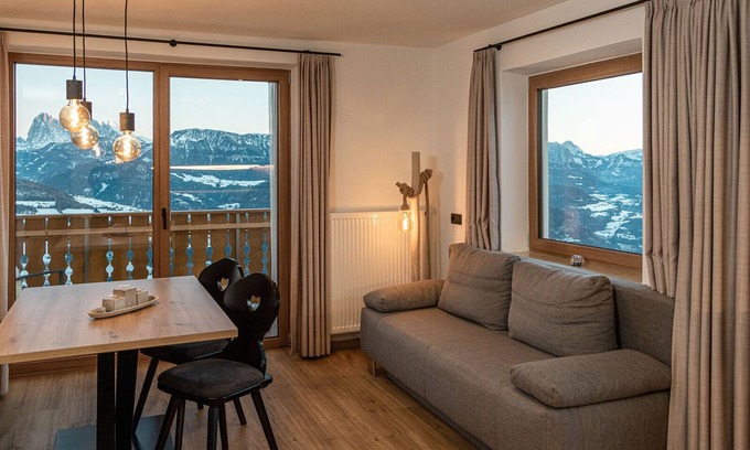Villandro Apartamento | Apartamento 'Schönblick' con vistas a la montaña, terraza privada y Wi-Fi