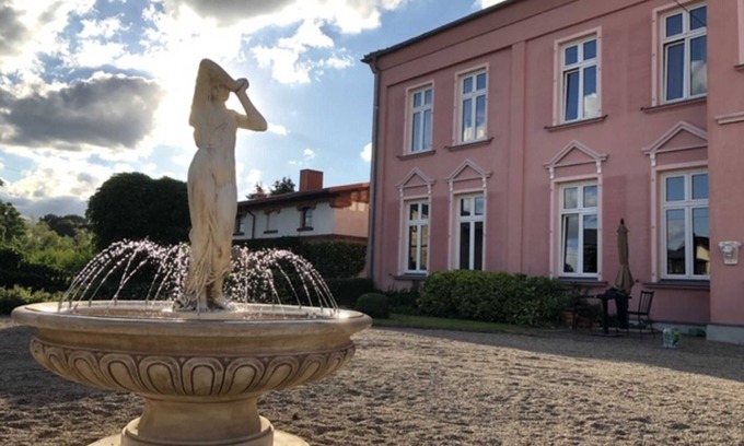 Hohen Demzin Otro | Apartment Schwerin - Schlosshotel Groß Köthel