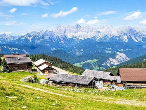 Forstau Apartamento | Apartment Sennerin by Interhome