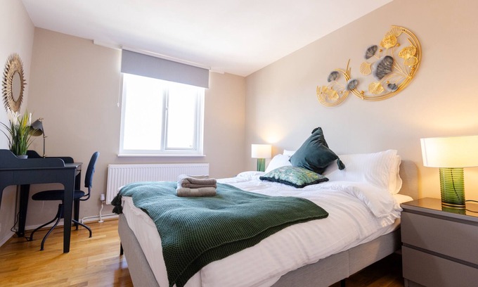 Guildford Apartamento | Apartment - Sleeps 6 - Parking - WiFi