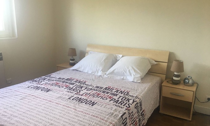Angouleme Apartamento | Apartment ST CYBARD